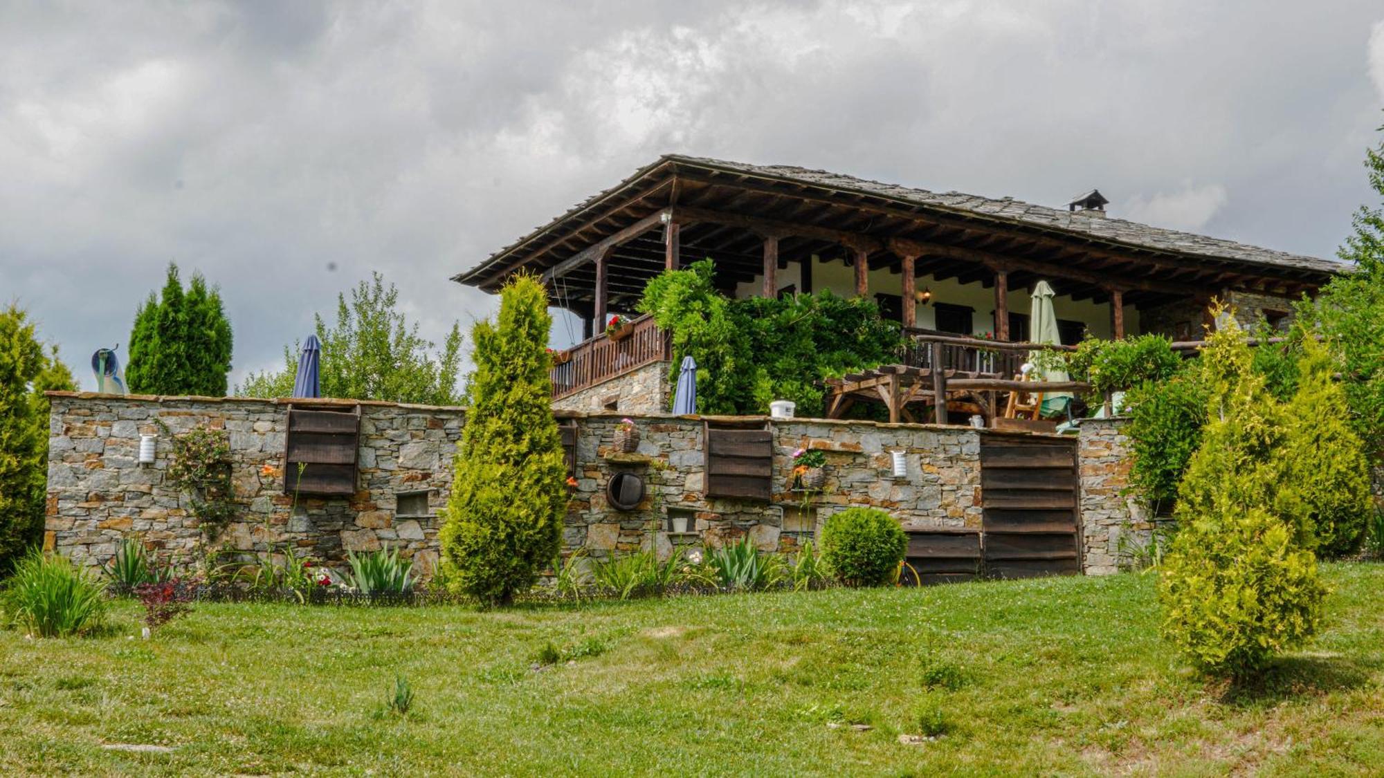 Панорама хаус Лещен и еко къщи Дървена и Землянка Екстер'єр фото